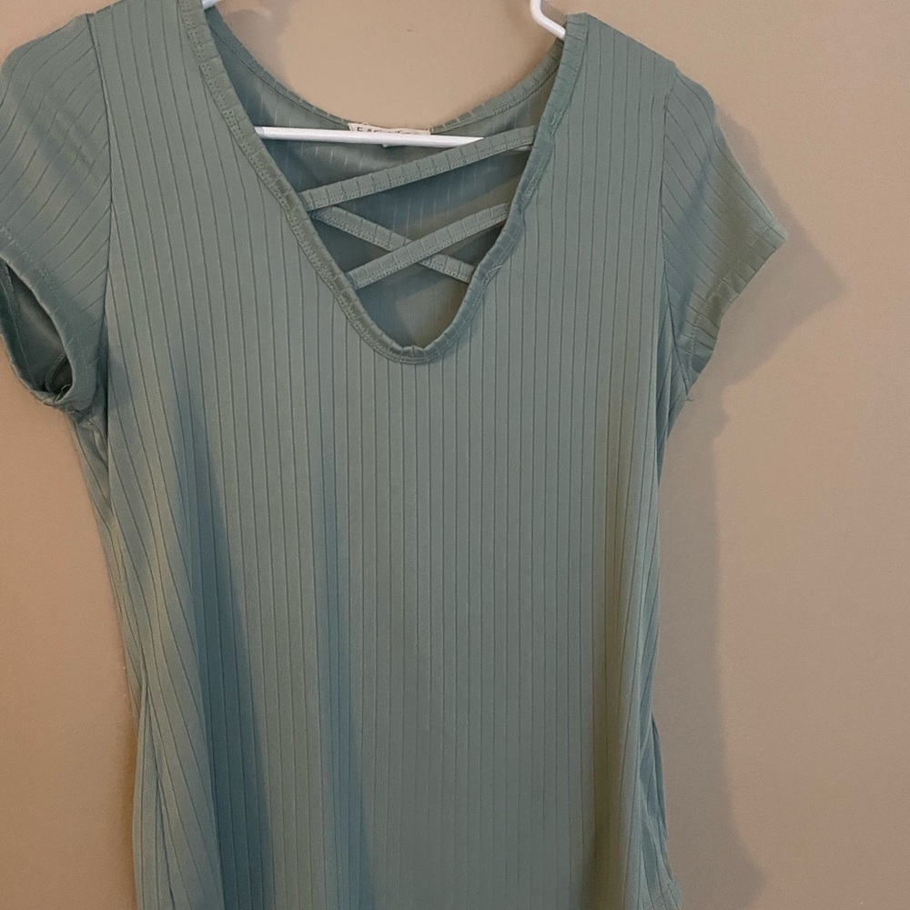 Full Circle Trends mint green top, size large.